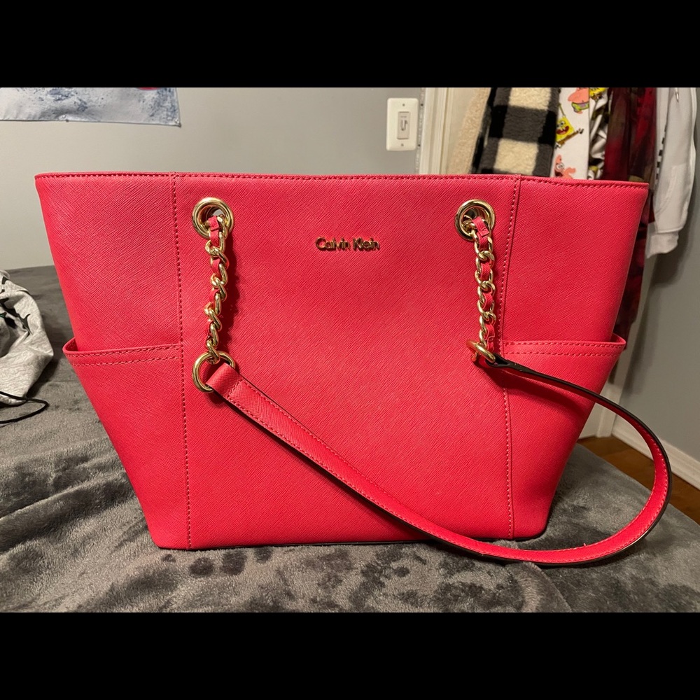 A coral Calvin Klein purse - Picture 1 of 6